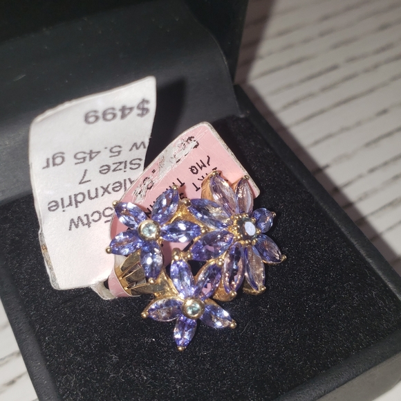 Gorgeous Tanzanite Ring - Picture 5 of 9